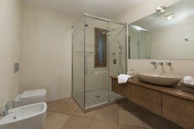 Villaparadiso-costasmeralda-bathrooms (6).jpg