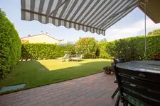 Lazise-apartment-piscina-giardino10.jpg
