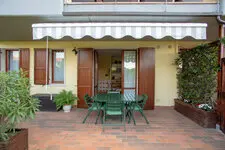Lazise-apartment-piscina-giardino12.jpg
