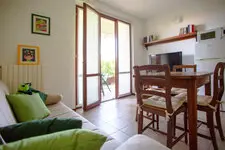 Lazise-apartment-piscina-giardino15.jpg
