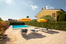 Lazise-apartment-piscina-giardino44.jpg