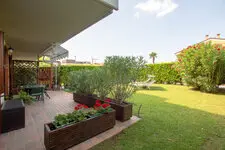 Lazise-apartment-piscina-giardino6.jpg