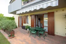 Lazise-apartment-piscina-giardino7.jpg